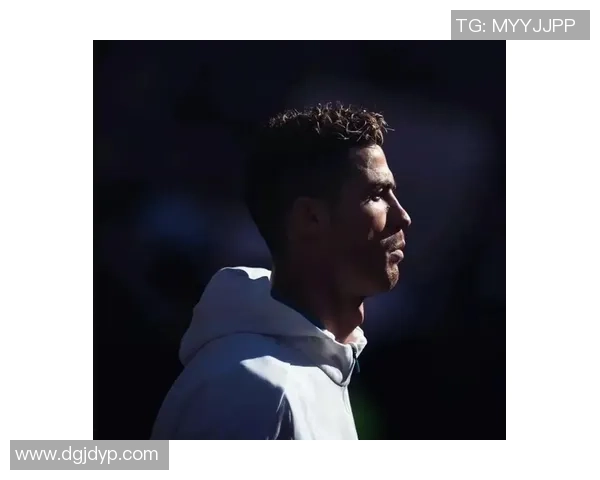 足球明星的生活瞬间与个人魅力展现的精彩头像照片合集